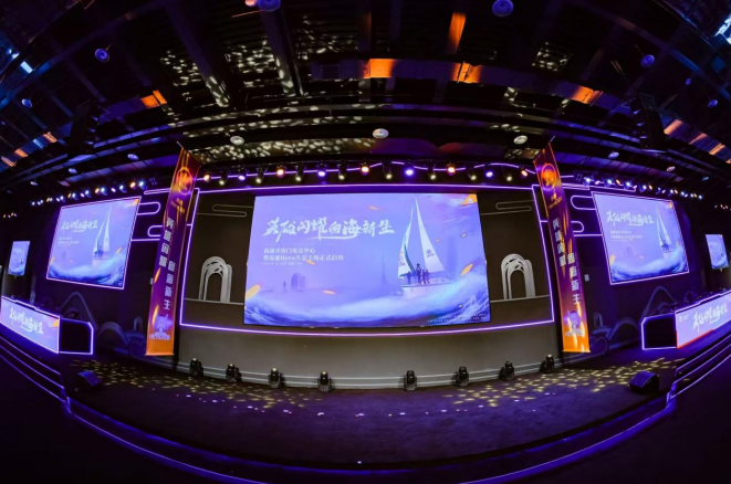 而在更近的 而在更近的